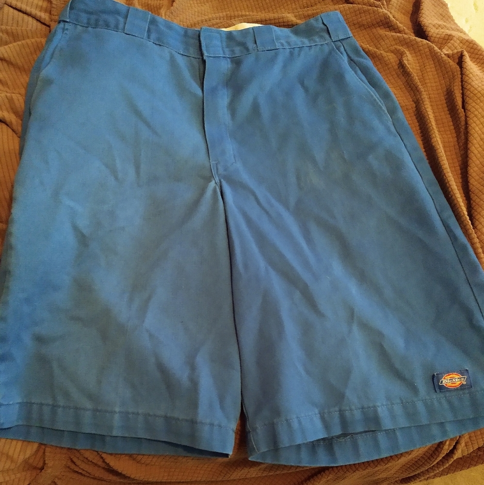 Size 34 Dickies shorts